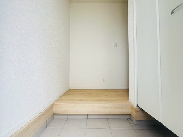 ♥♥うるま市勝連南風原第６－2号棟（全２棟）の玄関|シンプルで使いやすい玄関です
