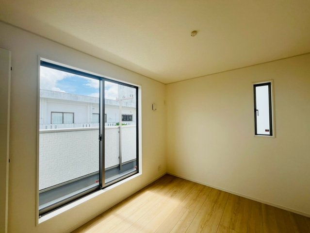 ♥♥うるま市勝連南風原第６－2号棟（全２棟）の洋室|コンパクトで使いやすい洋室です