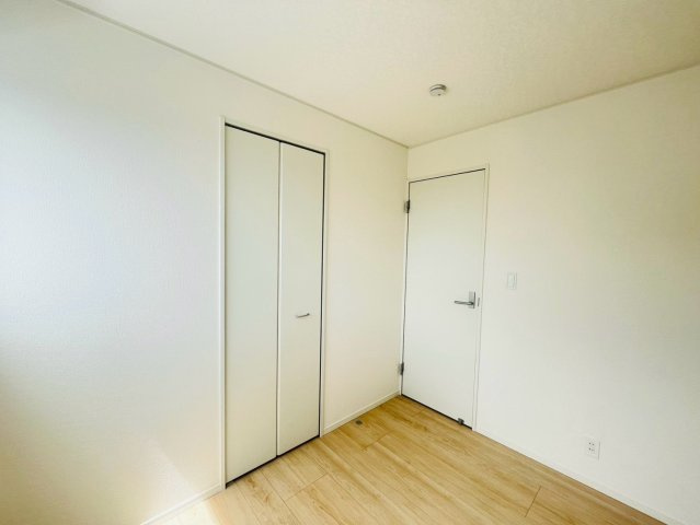 ♥♥うるま市勝連南風原第６－2号棟（全２棟）の洋室|きれいな洋室です