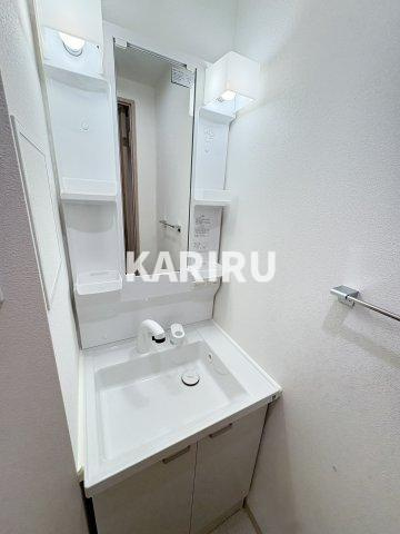 ＡＮＤ　ＴＥＲＲＡＣＥ　文の里の洗面所