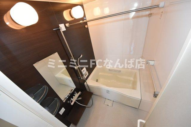 プレサンス難波セレクトの浴室