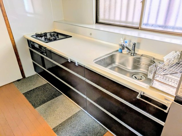 狭山市広瀬東　中古戸建てのキッチン|お料理しやすいキッチンです