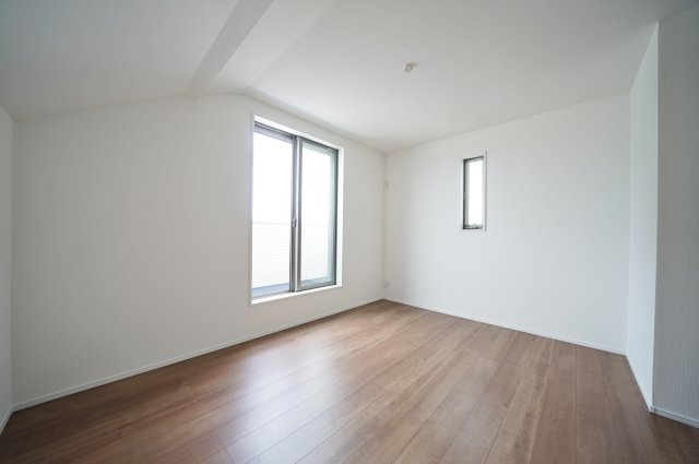 【横浜市中区本牧町1丁目218-5全3棟新築戸建て】★仲介手数料無料★（大鳥小学校・本牧中学校）の洋室