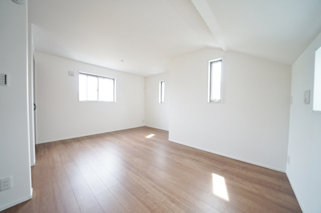 【横浜市中区本牧町1丁目218-5全3棟新築戸建て】★仲介手数料無料★（大鳥小学校・本牧中学校）の洋室