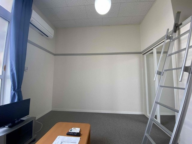 レオパレスみどりの居間・リビング|※同タイプ部屋の写真となります