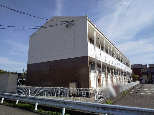レオパレスオアシスの外観|おしゃれな外観です