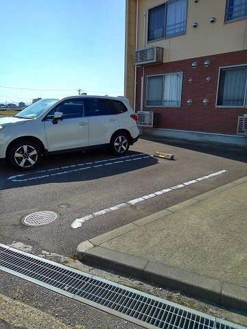 メルヴェイユ　Ⅲの駐車場|駐車場完備です