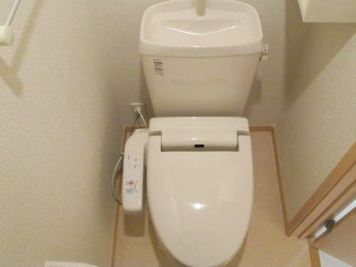 メルヴェイユ　Ⅲのトイレ|落ち着いた色調のトイレです