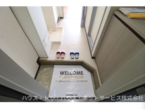 コンフォール小泉の玄関
