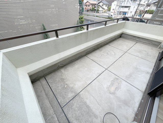 府中大須第二マエダビルのバルコニー