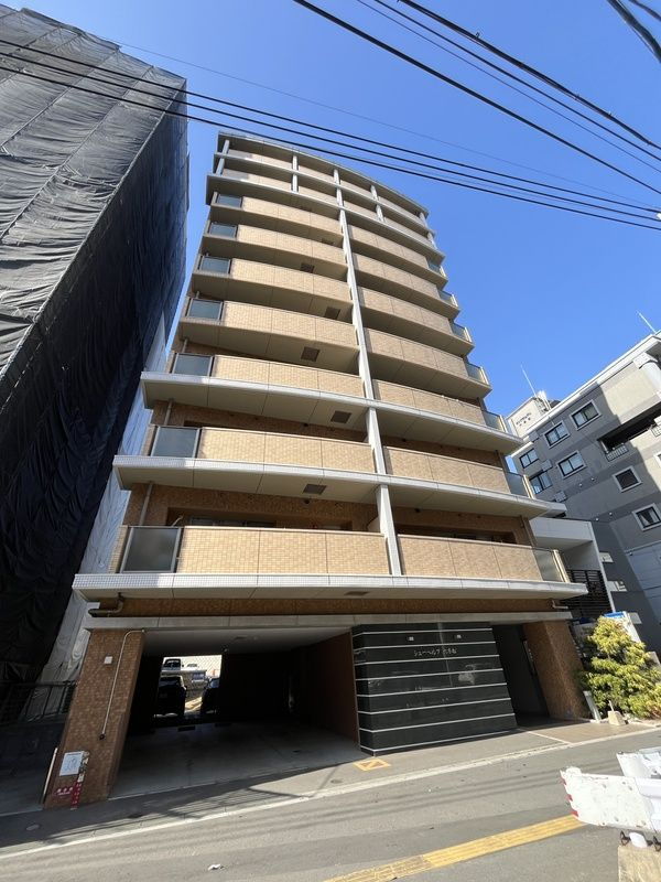 シューベルブ六本松の外観