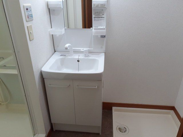 フォレスト光の独立洗面台