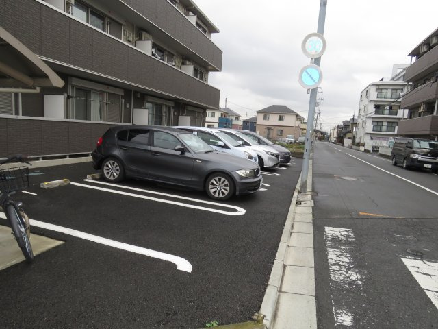 レセーナの駐車場