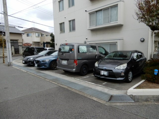 ベルトピア西明石Ⅲの駐車場