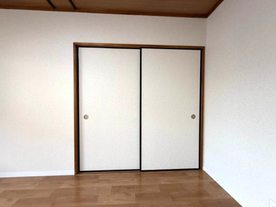  | パレー市ヶ尾B | 洋室7帖のお部屋にある収納スペースです！お部屋がすっきり片付いて快適に！