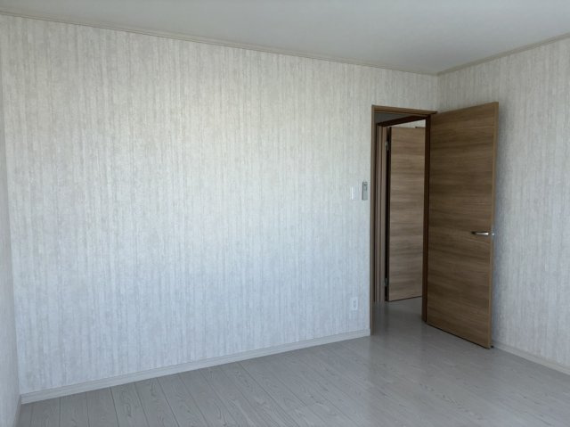 未入居戸建　西富町三丁目の洋室|コンパクトで使いやすい洋室です