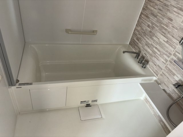 未入居　西富町二丁目の浴室|ゆったり過ごせるお風呂です