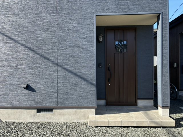 未入居　西富町二丁目の外観|落ち着いた雰囲気の外観です