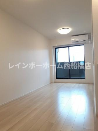 市川市若宮２丁目のアパートの居間・リビング