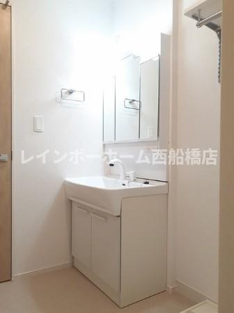 市川市若宮２丁目のアパートの洗面所