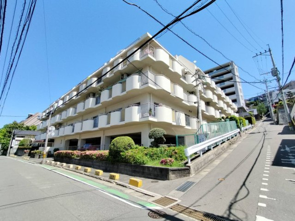 ファミール輝国の画像