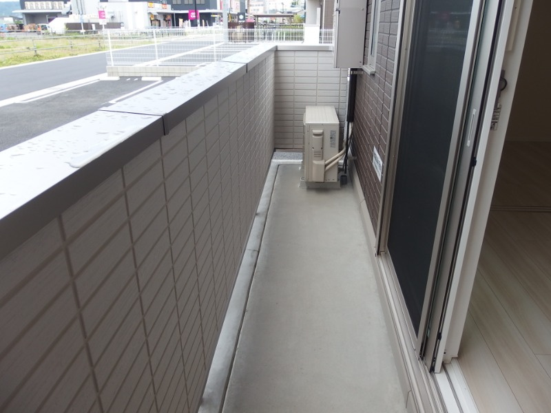 つむぎテラシア弐番館のバルコニー