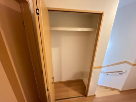 階段横の収納