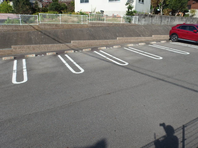 パーシモン北野の駐車場