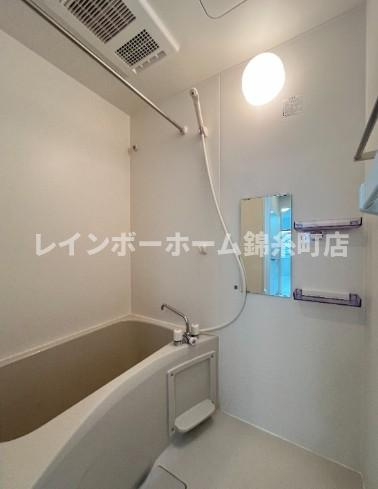 サザンロード堀切の浴室|日々の疲れを癒すお風呂付です
おしゃれなリビングです
同建物・別間取り