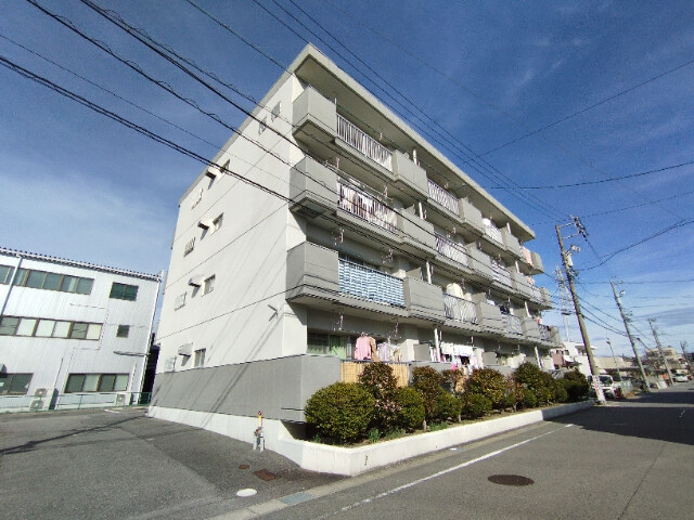 マンション稲穂の外観