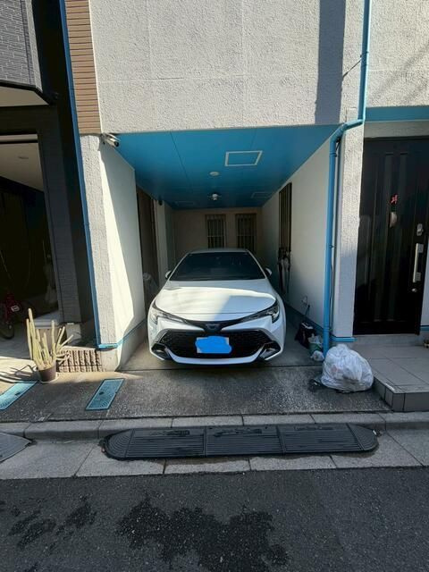 渋谷本町６丁目戸建の駐車場