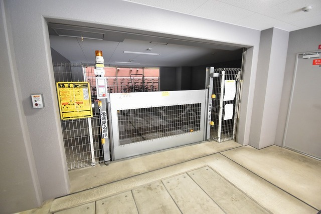 HS梅田EASTの駐車場