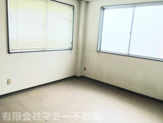【居間・リビング】 | 津市万町店舗事務所