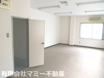 【居間・リビング】 | 津市万町店舗事務所