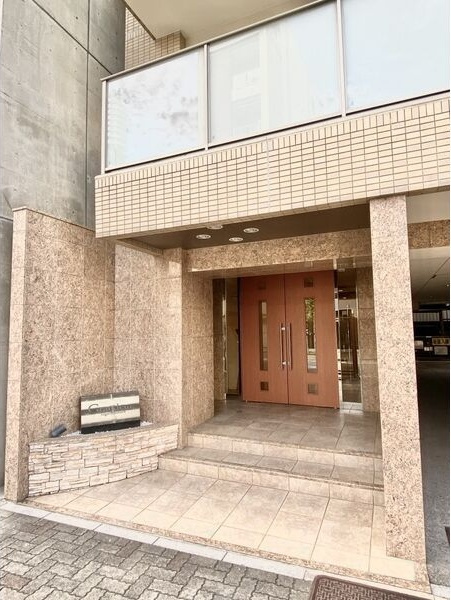 グランデュール東桜のエントランス