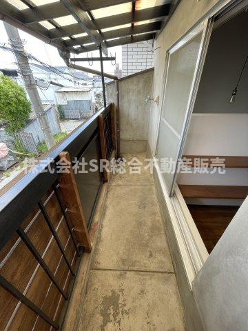 西堤本通東2丁目中古テラスハウスのバルコニー|陽当たり良好で洗濯物が乾きやすいです♪