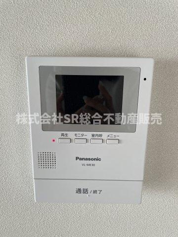 西堤本通東2丁目中古テラスハウスの防犯設備|モニター付きインターホンがあり女性やお子様にも安心です！