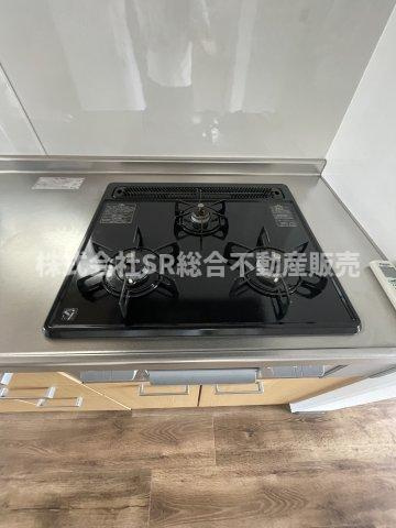 西堤本通東2丁目中古テラスハウスのキッチン|3口コンロ、グリル付きです♪