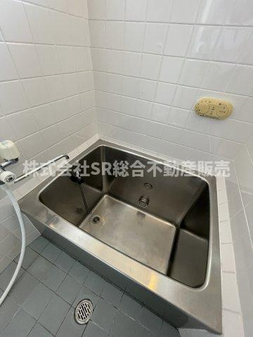 西堤本通東2丁目中古テラスハウスの浴室|日々の暮らしに欠かせないお風呂です