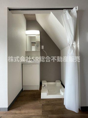 西堤本通東2丁目中古テラスハウスの洗面所|室内洗濯機置場有♪来客時にはサッと隠せます！