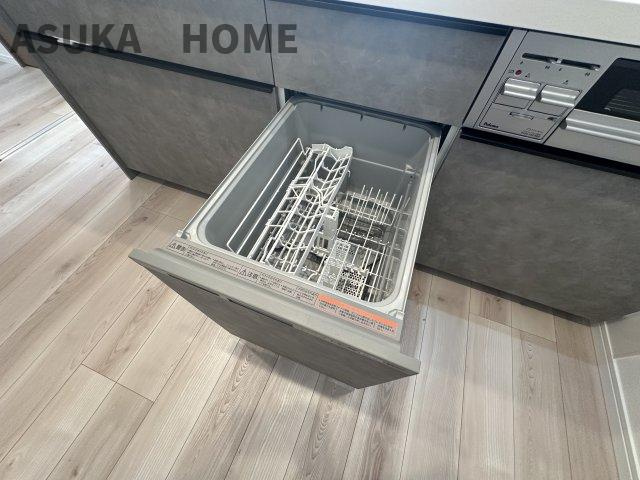 三ッ沢ハイタウン1号棟のその他共用部分|マンション内に商業施設やプールの有る広々とした敷地のマンションです。