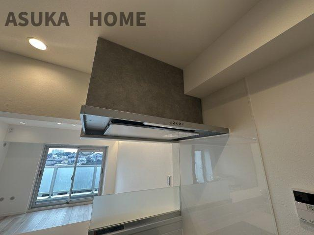 三ッ沢ハイタウン1号棟のその他共用部分|朝の忙しい時間に特に嬉しいエレベーターを複数基完備。