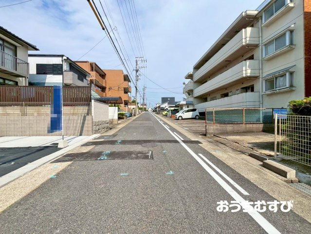 名東区宝が丘2期(全2棟)の前面道路含む現地写真