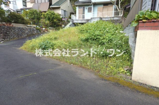 【前面道路含む現地写真】 | 飯能市中藤上郷 | 開放感がある立地で、陽当たり良好！