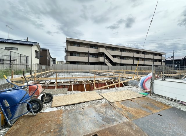 【外観】 | 志木市中宗岡1丁目　建築条件無売地　全26区画　(丸井志木店) | 販売現地／2026年3月6日撮影
全26区画の大型分譲地。新しいコミュニティが広がる街並みです。