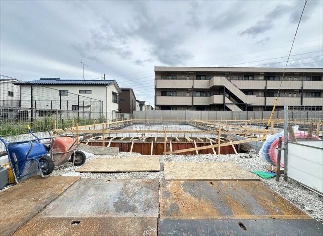 【外観】 | 志木市中宗岡1丁目　建築条件無売地　全26区画　(丸井志木店) | 販売現地／2026年3月6日撮影
建築条件なしにつき、お好きなハウスメーカーで理想の住まいを実現できます。