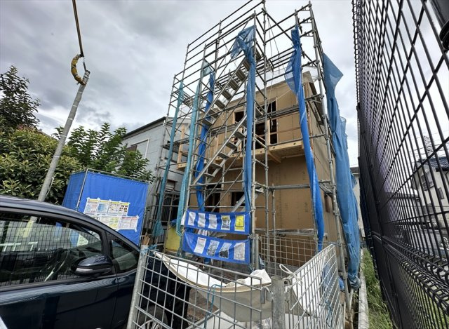 【外観】 | 志木市中宗岡1丁目　新築一戸建住宅　全26棟　(丸井志木店) | 販売現地／2026年8月17日撮影　
スーパーや生活施設が徒歩圏内に揃う、暮らしやすいロケーション。