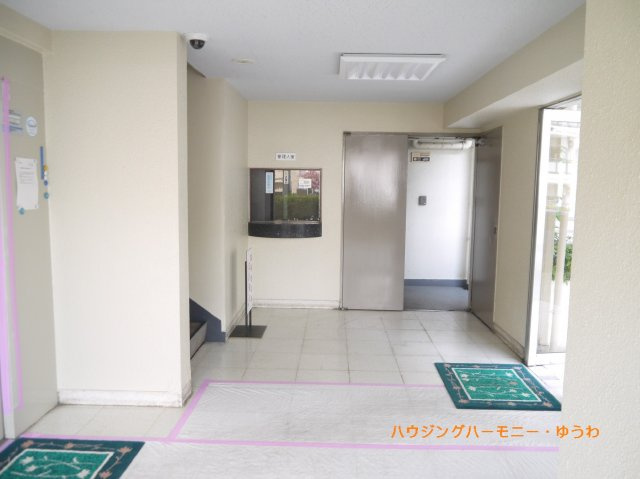 【その他共用部分】 | 常盤台グリーンハイツ | 清潔感と歓迎感があるエントランスホールとなります。