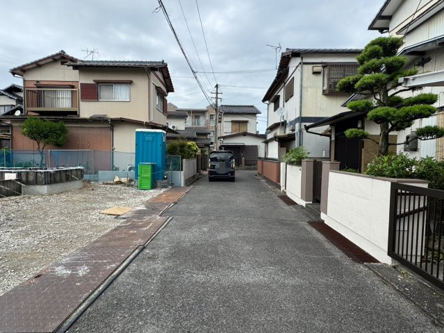 Adoble+ーアドブル＋小倉南区東貫2丁目1期　【小倉南区　新築戸建て】の前面道路含む現地写真|現地撮影　2,026，6，6　Adoble+ーアドブル＋小倉南区東貫2丁目1期　【小倉南区　新築戸建て】