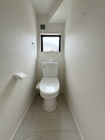 Adoble+ーアドブル＋小倉南区東貫2丁目1期　【小倉南区　新築戸建て】のトイレ